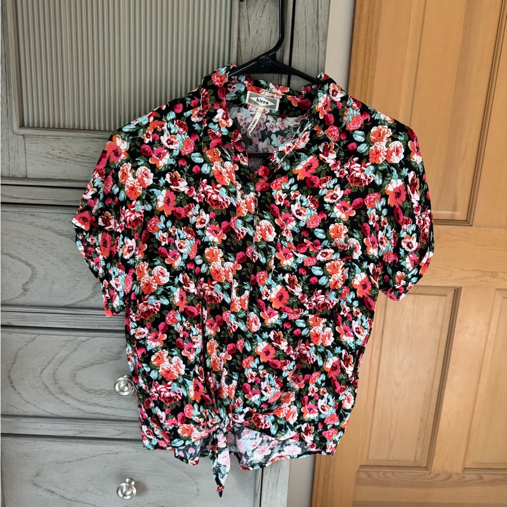 Floral Tie Button Down Shirt